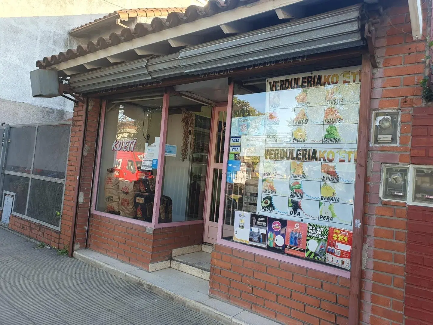 Muy lindo local en Beccar 2