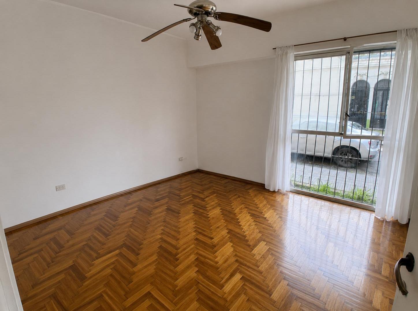 Foto de Departamento de 95 m² con 3 dormitorios en alquiler en Belgrano, imagen 2