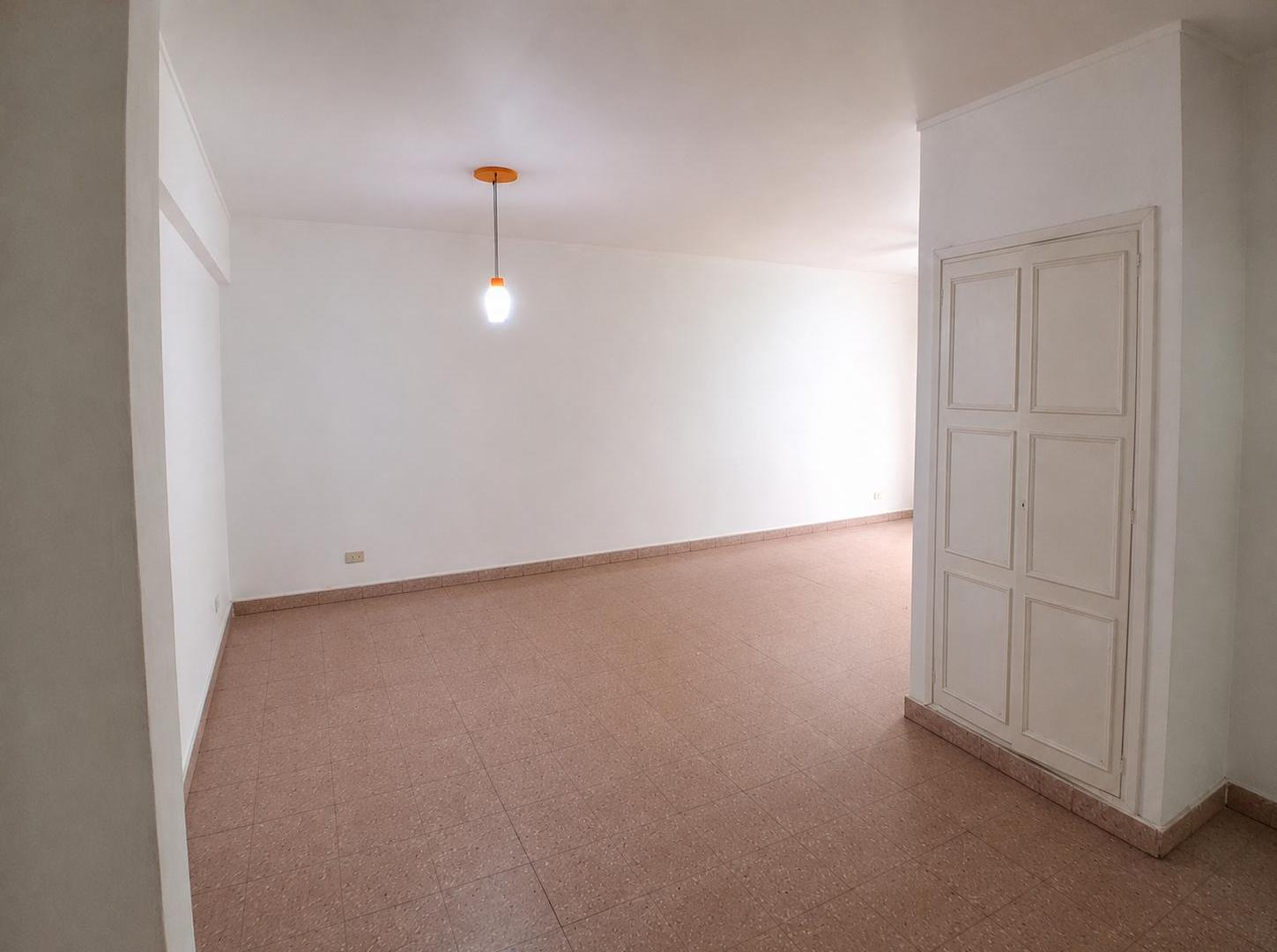 Foto de Departamento de 95 m² con 3 dormitorios en alquiler en Belgrano, imagen 4