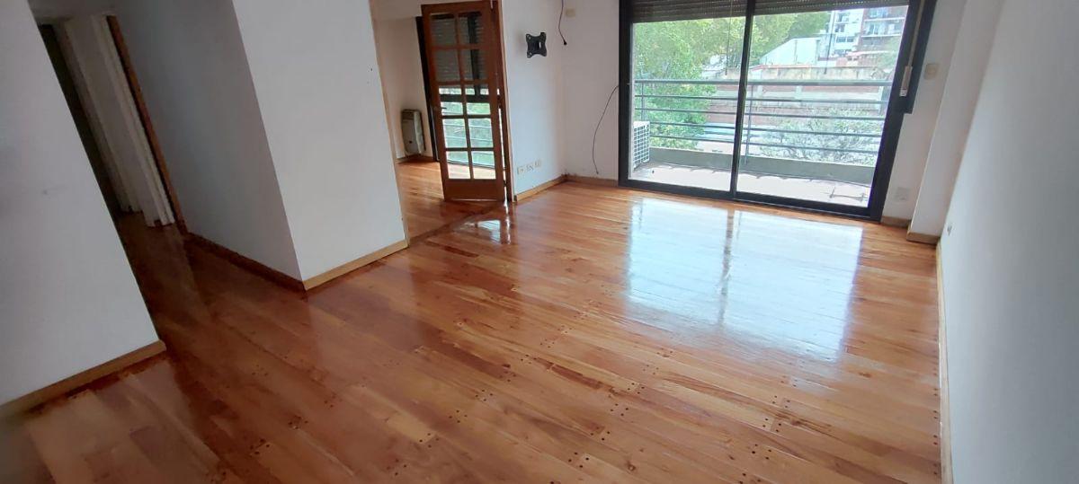 Foto de Excelente 3 Amb. al Frente c/ Balcón, Lavadero y Cochera Cubierta, imagen 2