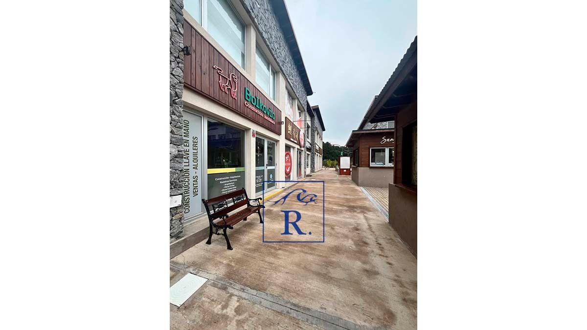 Foto de Locales / Gondolas En Venta - Costa Esmeralda - Paseo Comercial, imagen 5