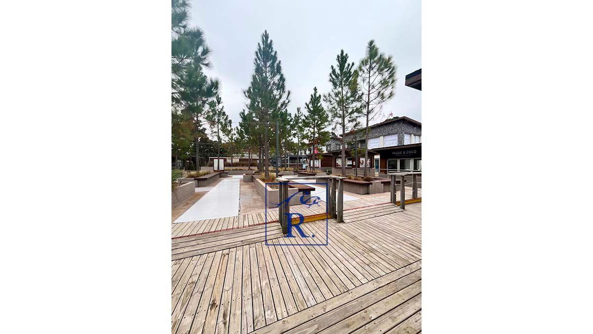 Foto de Locales / Gondolas En Venta - Costa Esmeralda - Paseo Comercial, imagen 4