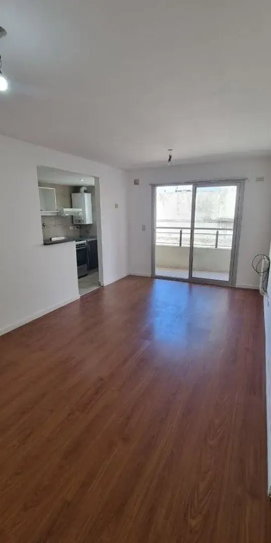 Departamento de 2 Ambientes con Balcón 4