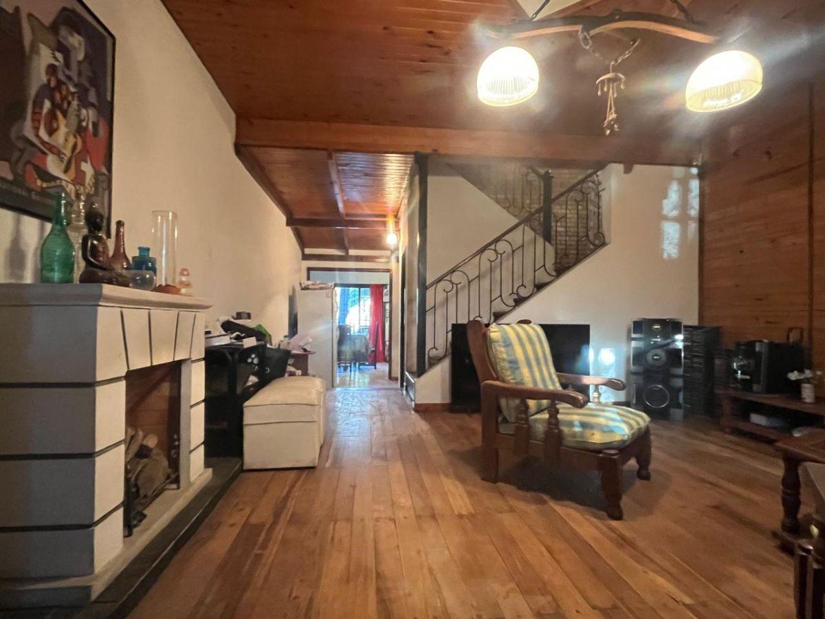Foto de Chalet de 4 Ambientes con Cochera y Jardín Banfield Oeste, imagen 5