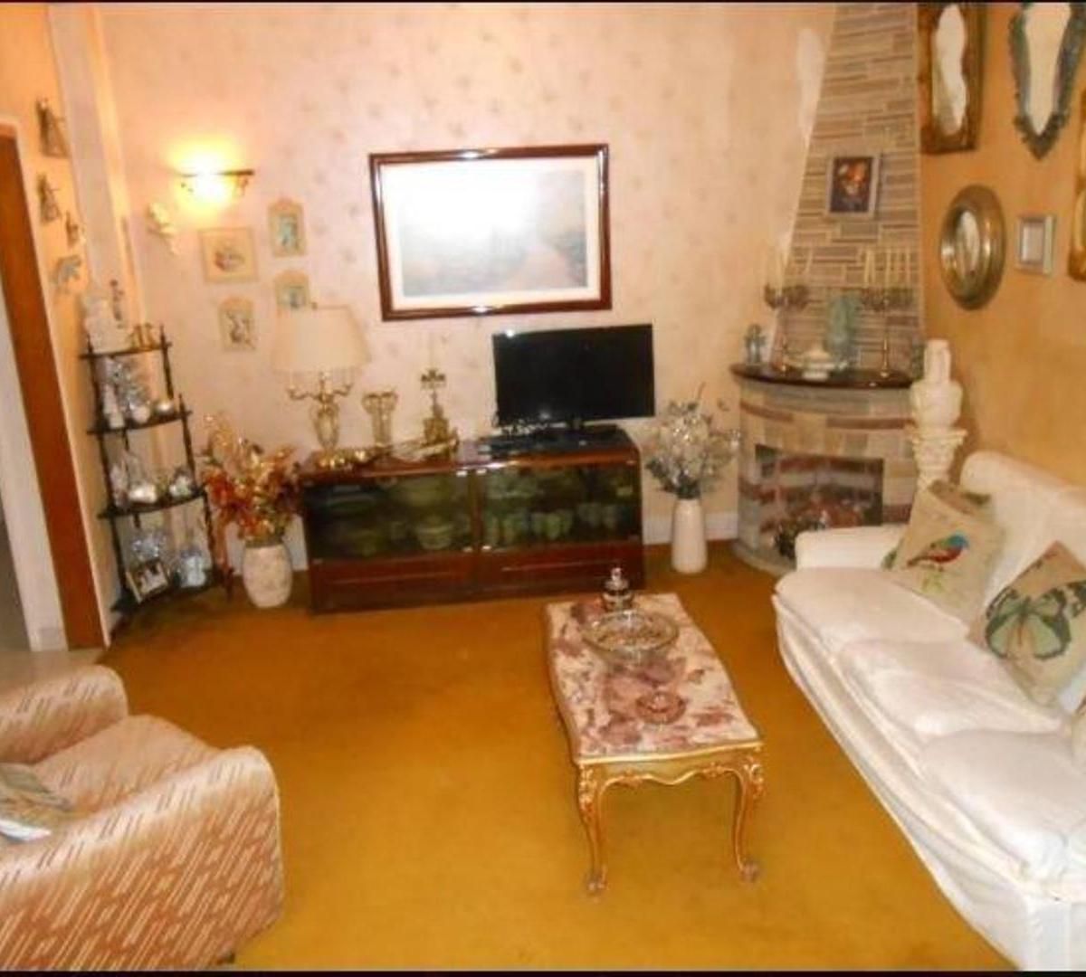 Haedo - Venta - Casa en Dos Plantas 1