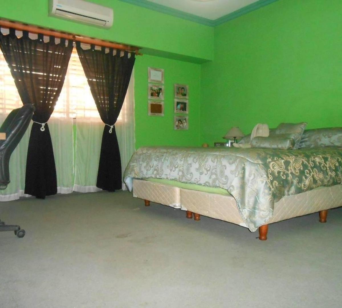 Foto de CASA 6 AMBIENTES EN VENTA RAMOS MEJIA - PERMUTA MENOR VALOR, imagen 2