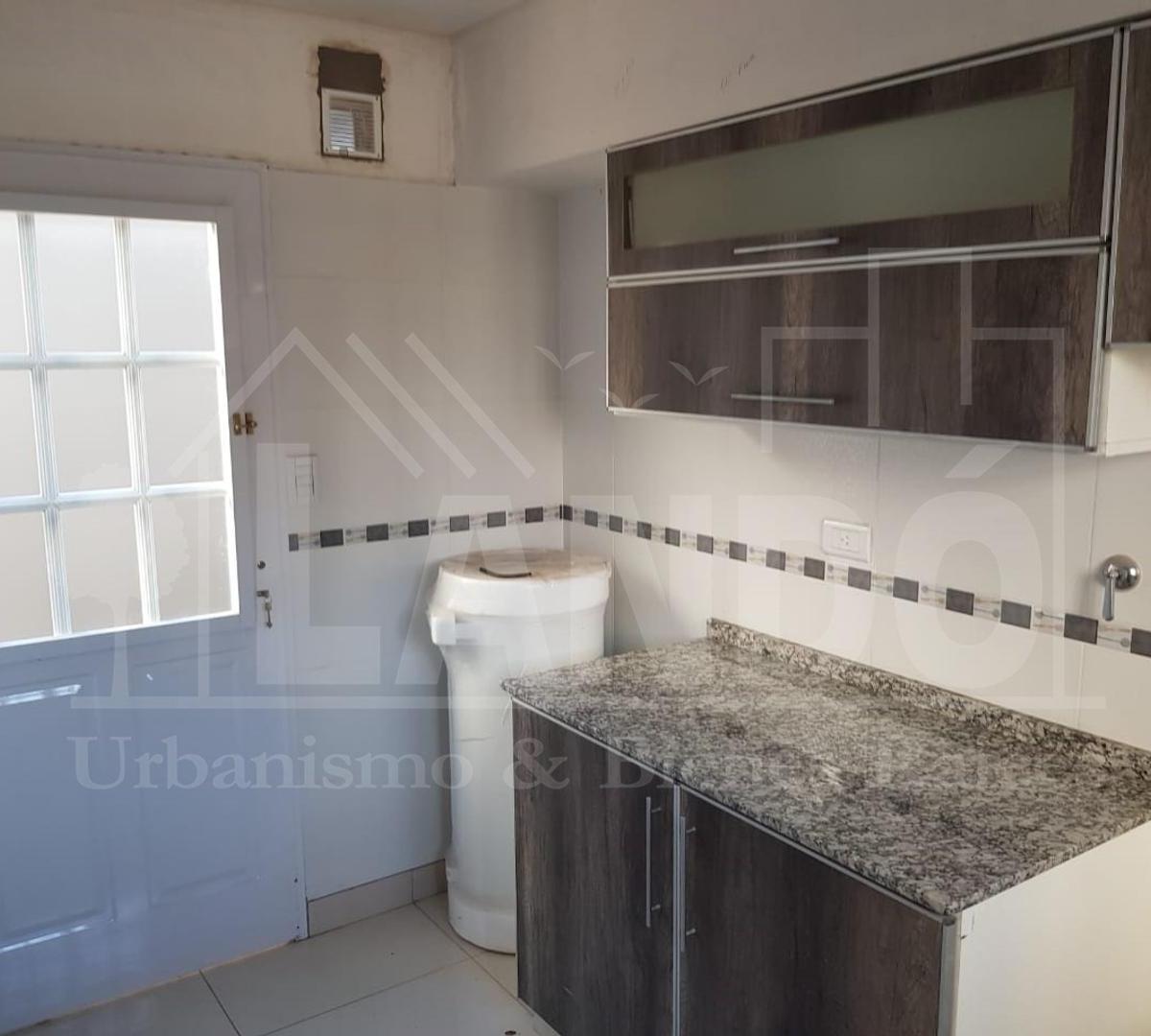 DUPLEX EN VENTA CON COCHERA Y PATIO A ESTRENAR