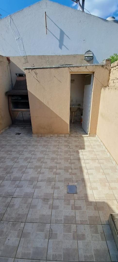 Foto de VENTA DE CASA ESTILO CHALET MULTIFAMILIAR, imagen 3