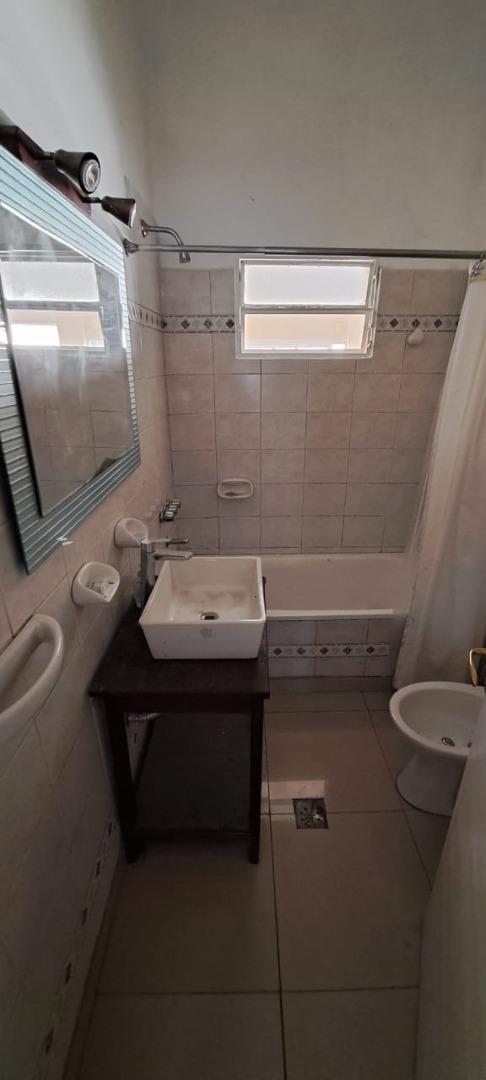 Foto de VENTA DE CASA ESTILO CHALET MULTIFAMILIAR, imagen 4