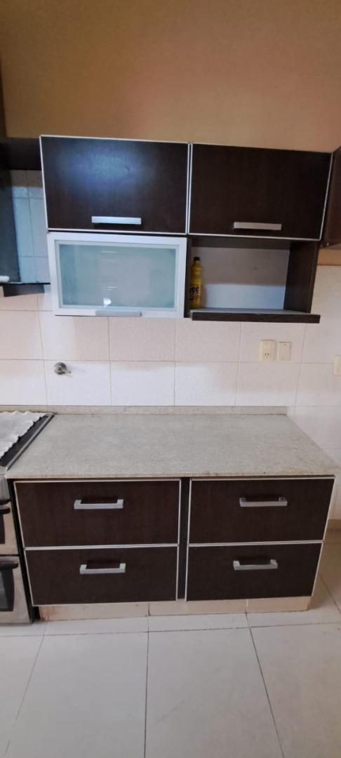 Foto de VENTA DE CASA ESTILO CHALET MULTIFAMILIAR, imagen 2
