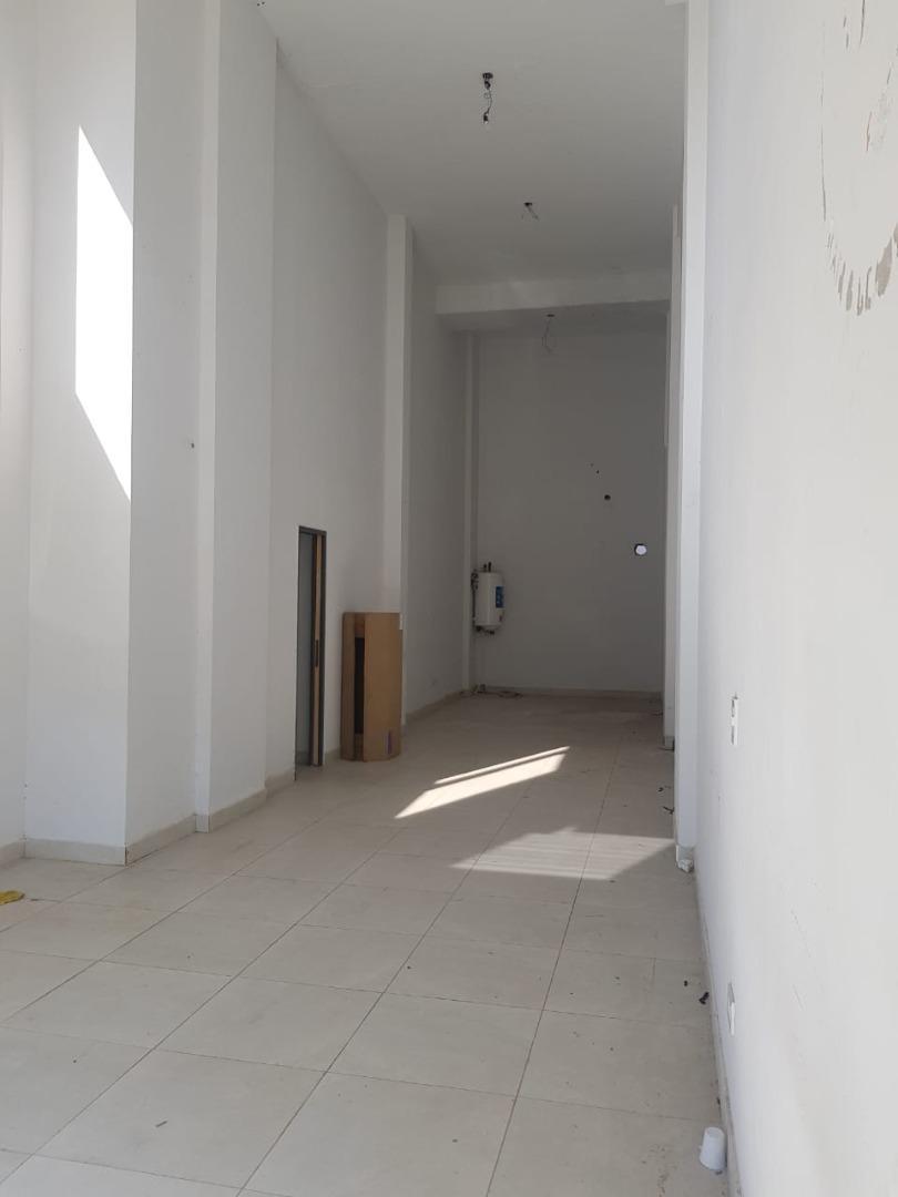 Foto de LOCAL EN VENTA HAEDO AVENIDA GAONA METRO BUS - DOBLE ALTURA, imagen 3