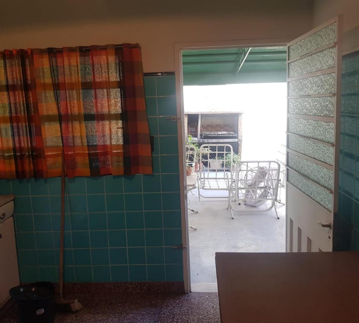 VENTA EN BLOCK VIVIENDA MULTIFAMILIAR C/ LOCALES COMERCIALES