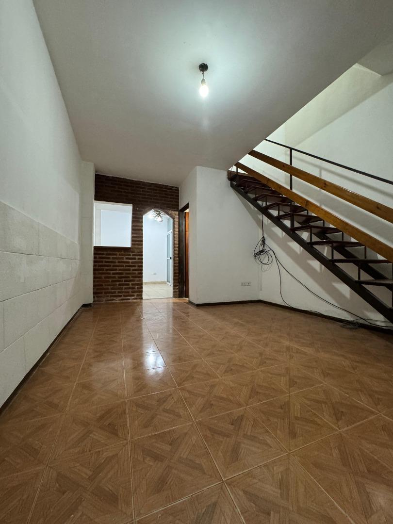 DUPLEX TRES AMBIENTES INTERNO EN VENTA