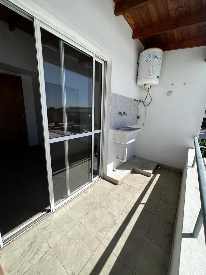 Departamento Dos Ambientes Al Frente en Venta con Patio 3