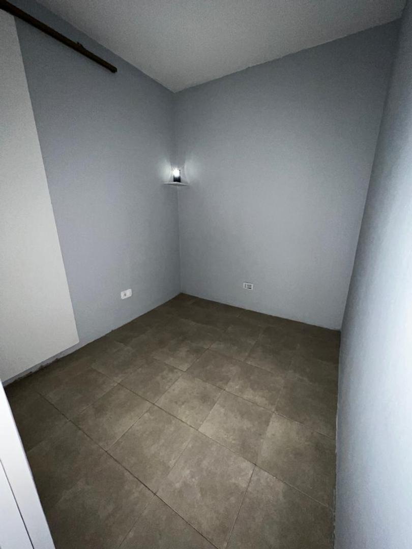 Foto de DEPARTAMENTO AL FRENTE EN VENTA CON BALCON - MORÓN, imagen 5