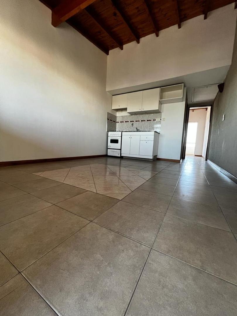 DEPARTAMENTO AL FRENTE EN VENTA CON BALCON - MORÓN