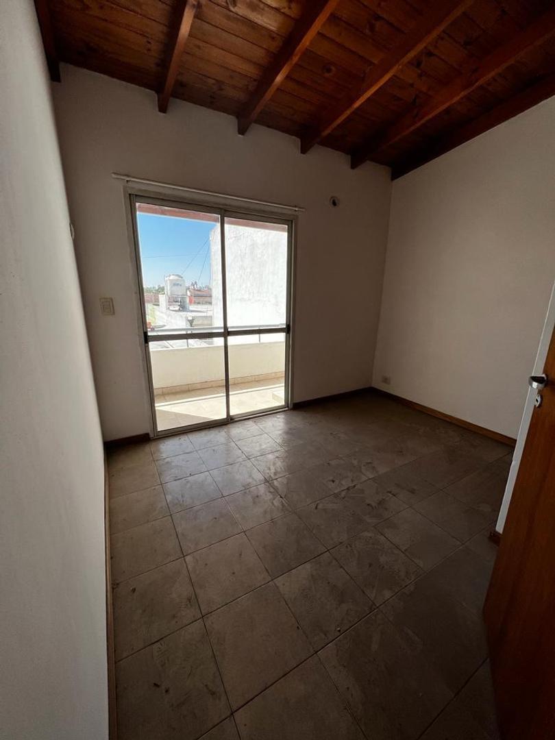 Departamento Dos Ambientes Al Frente en Venta con Patio 4