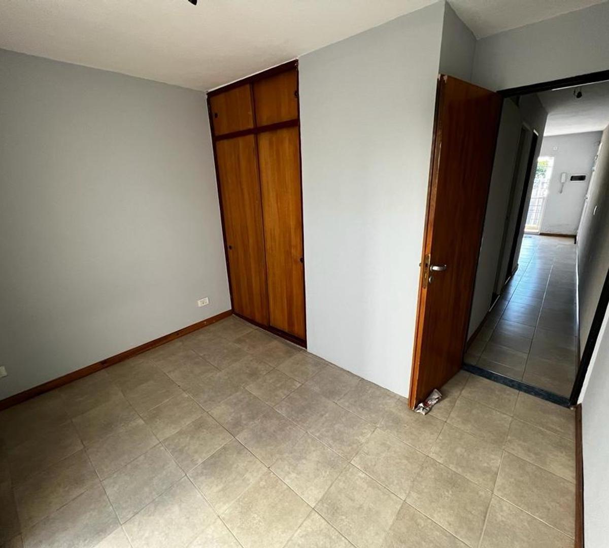 Departamento Dos Ambientes Al Frente en Venta con Patio 2