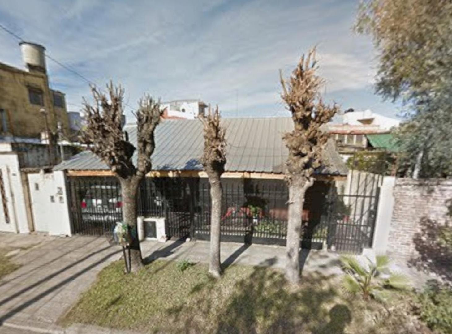 Casa con departamento en venta San Justo
