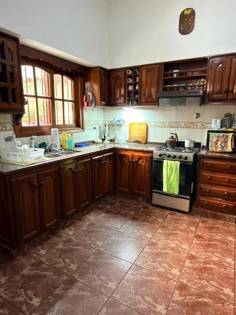 CASA EN VENTA GONZALEZ CATAN 8