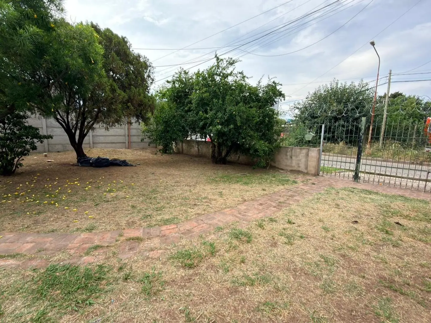 CASA EN VENTA GONZALEZ CATAN 3