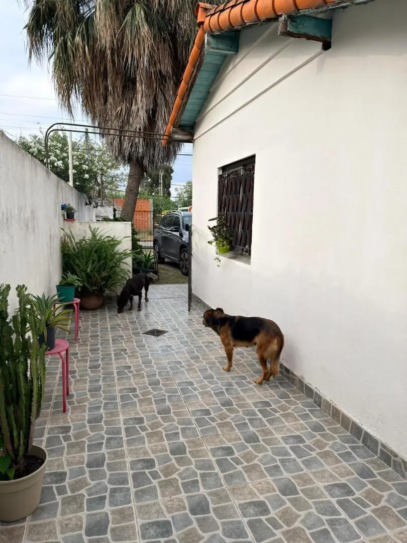CASA EN VENTA GONZALEZ CATAN 2