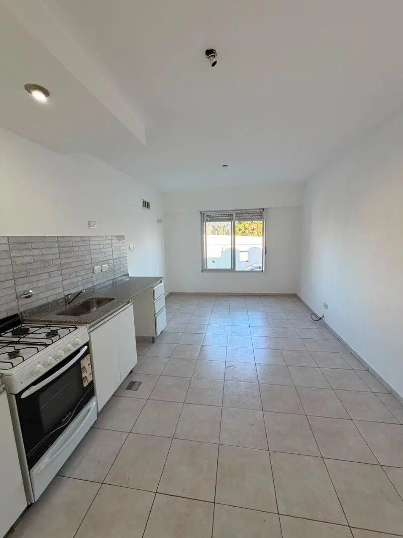 DEPARTAMENTO 2 AMBIENTES CON COCHERA EN ALQUILER 2