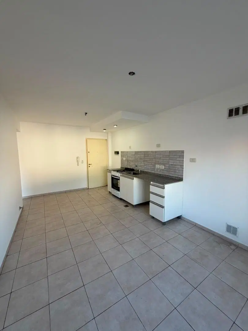 DEPARTAMENTO 2 AMBIENTES CON COCHERA EN ALQUILER 5