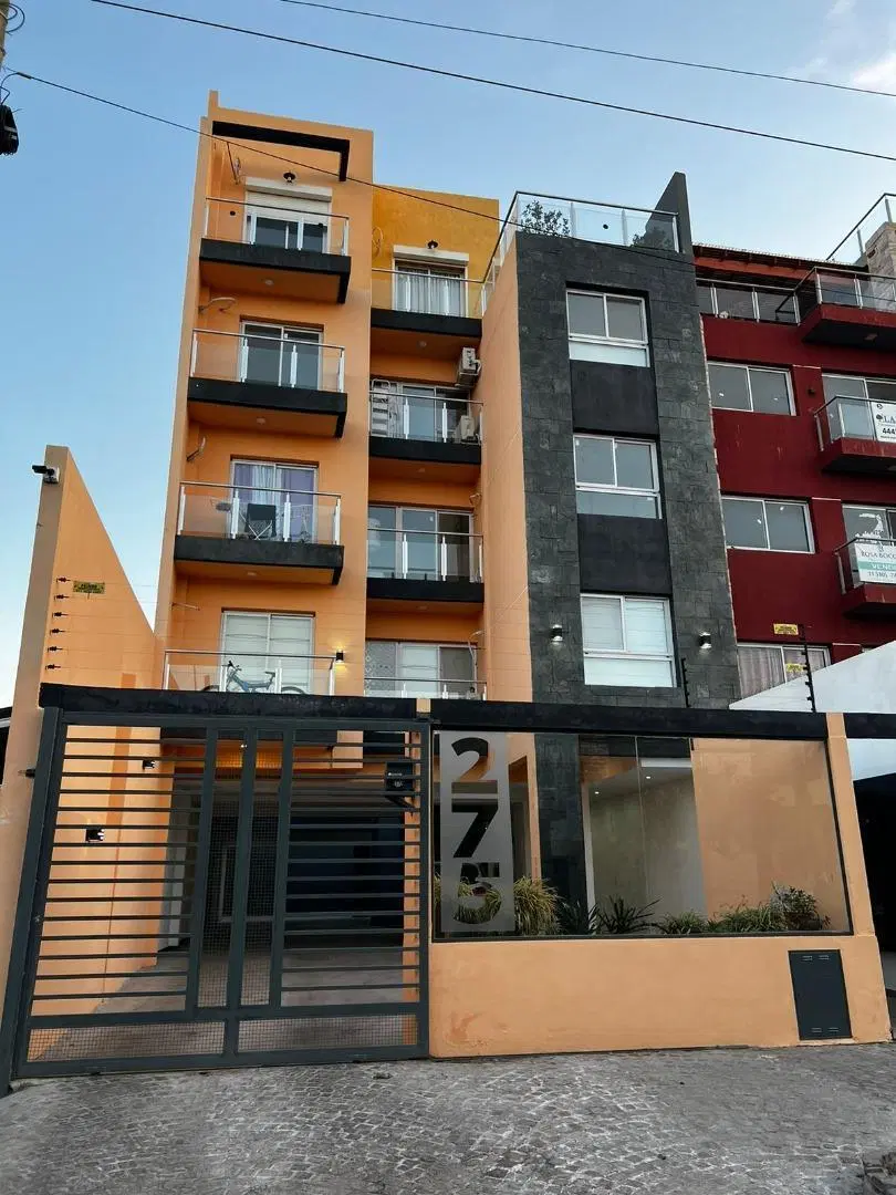 DEPARTAMENTO 2 AMBIENTES CON COCHERA EN ALQUILER MORON 1