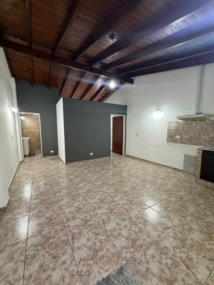 Foto de DEPARTAMENTO 2 AMBIENTES EN PLANTA BAJA EN ALQUILER, imagen 2
