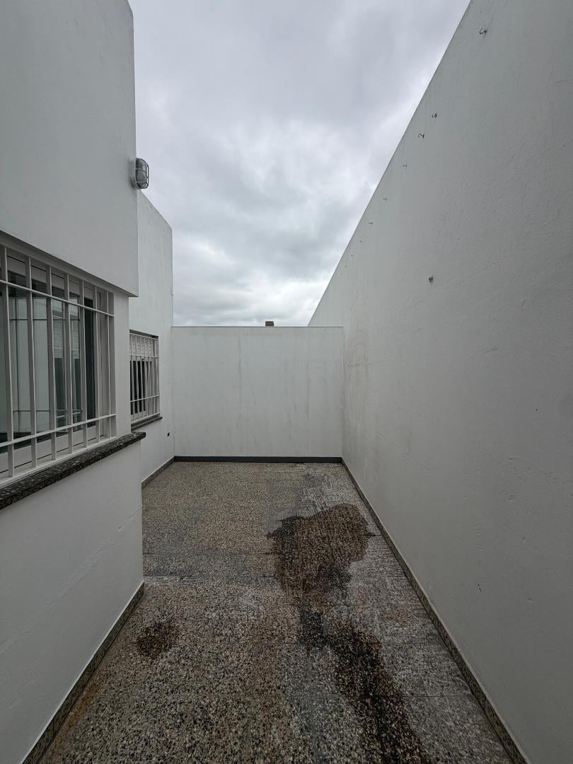 Foto de DEPARTAMENTO 4 AMB CON COCHERA, PATIO YTERRAZA EN ALQUILER, imagen 3