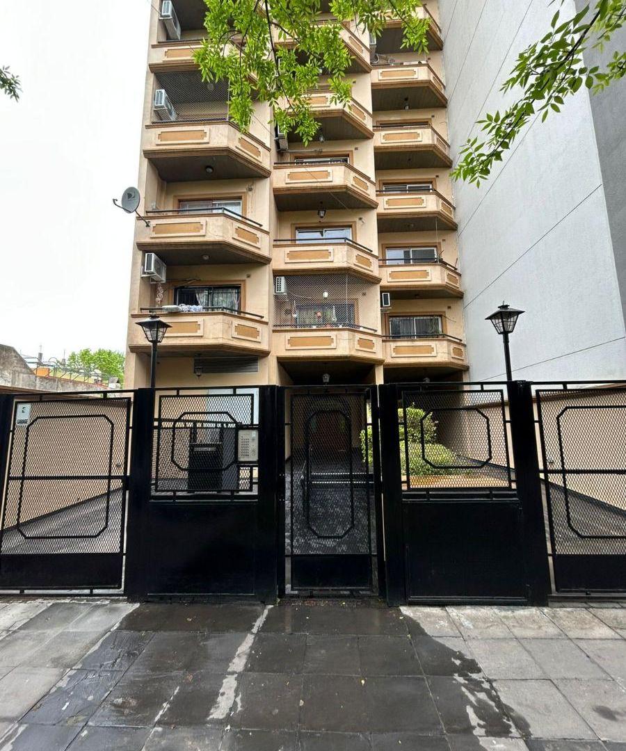 Dpto Monoambiente 32 Mts.² En Sarmiento Y Roca - San Miguel