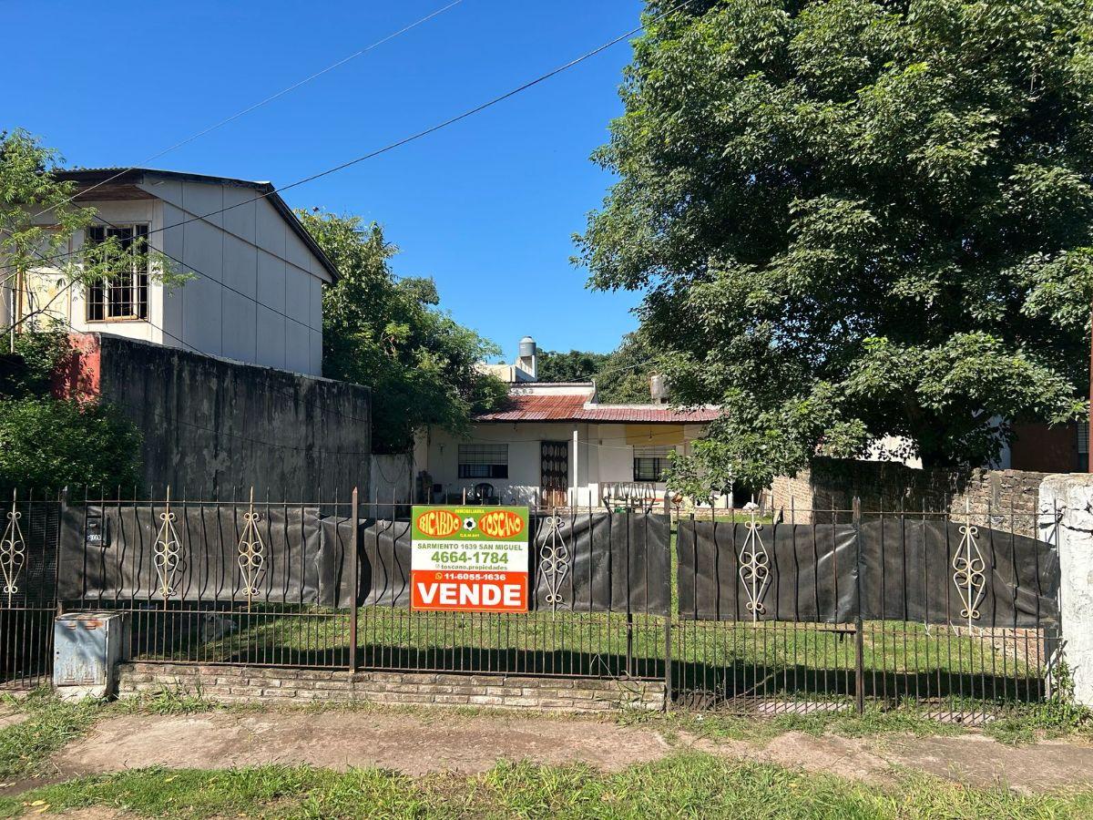 Casa 4 amb. en Lote 520 mts² - Zona Castelar