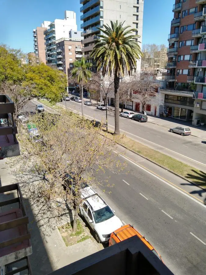 Departamento de escalera en alquiler zona facultad de medicina 4
