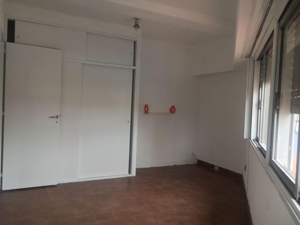 Depto 3 Amb, Frente, 1° X Escalera, Cocina Separada, Baño y Toilette. 5