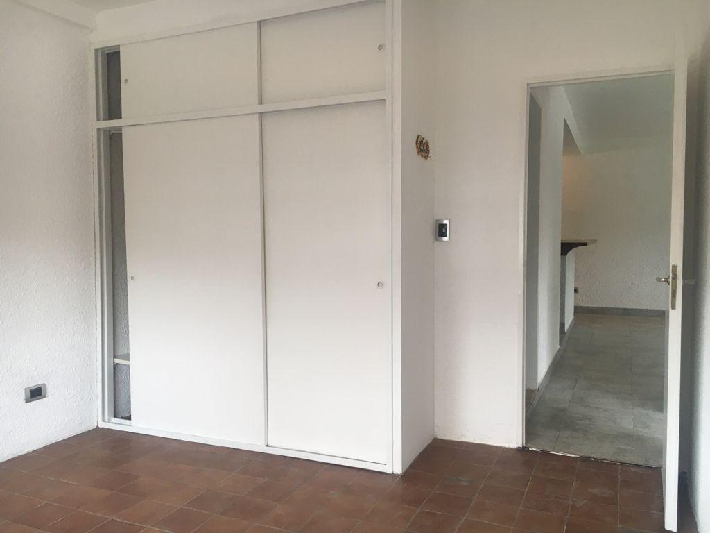 Depto 3 Amb, Frente, 1° X Escalera, Cocina Separada, Baño y Toilette. 4