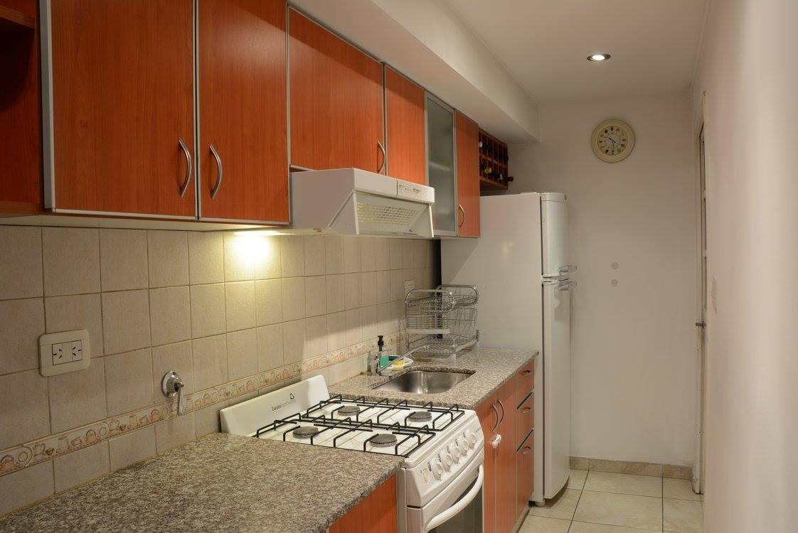 Departamento de 3 Ambientes Moderno Al Contrafrente con Balcón y 2 Baños! 4