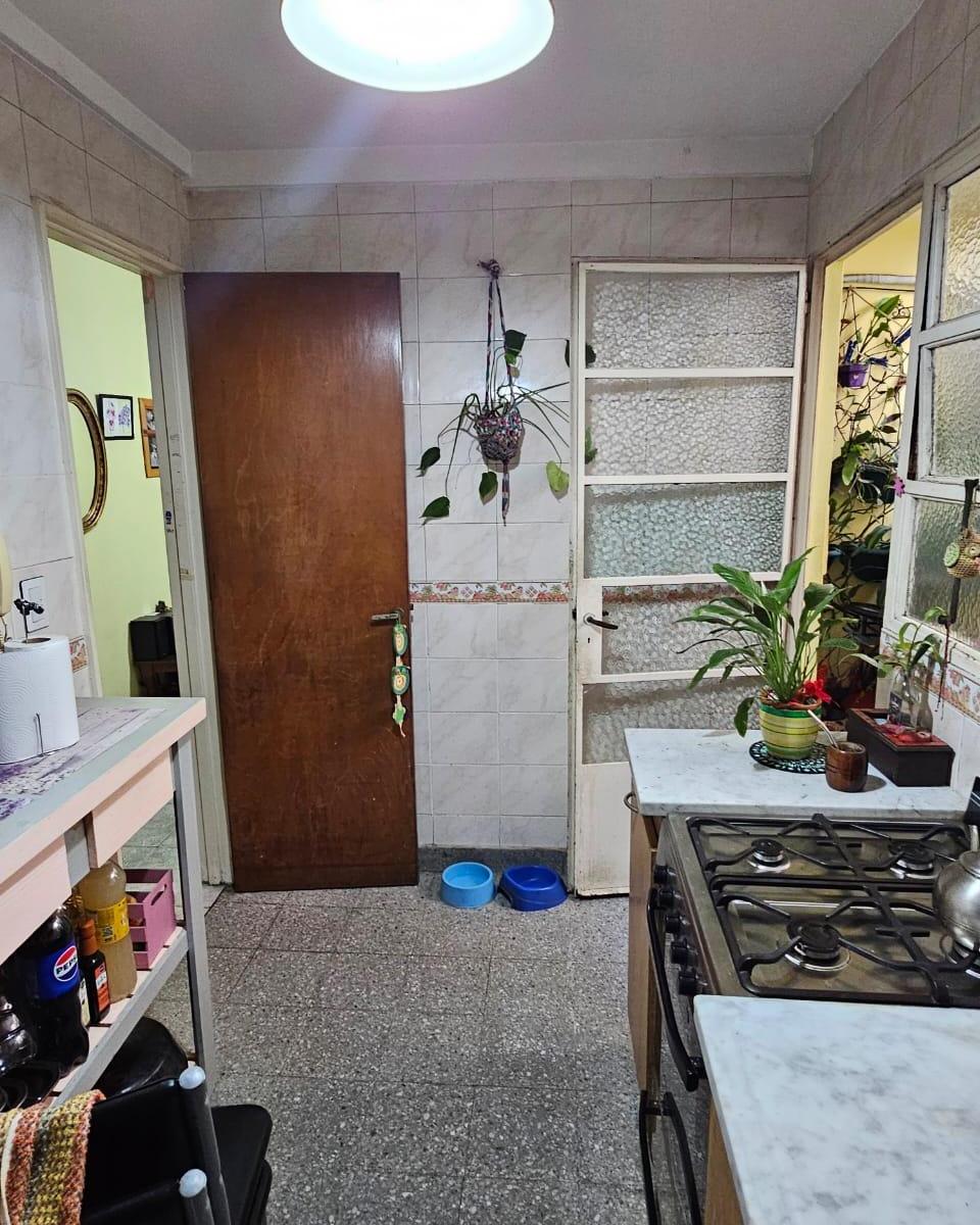 Depto de 3 Ambientes Interno Refaccionado con Balcon y Baño Completo! 4