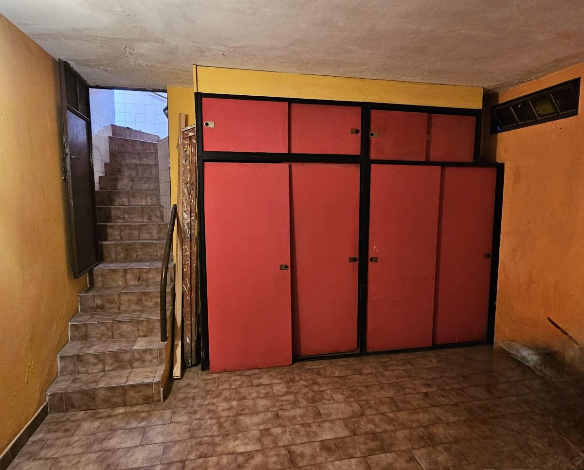Casa de 5 Ambs en 2 Plantas Sobre Lote Propio de 11 X 15 C/ Garage y Gran Patio! 1