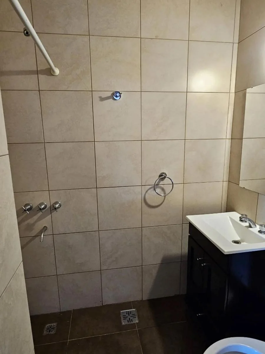 Depto de 3 Ambientes + Dependencias Refaccionado Al Frente con Balcón y 2 Baños! 3