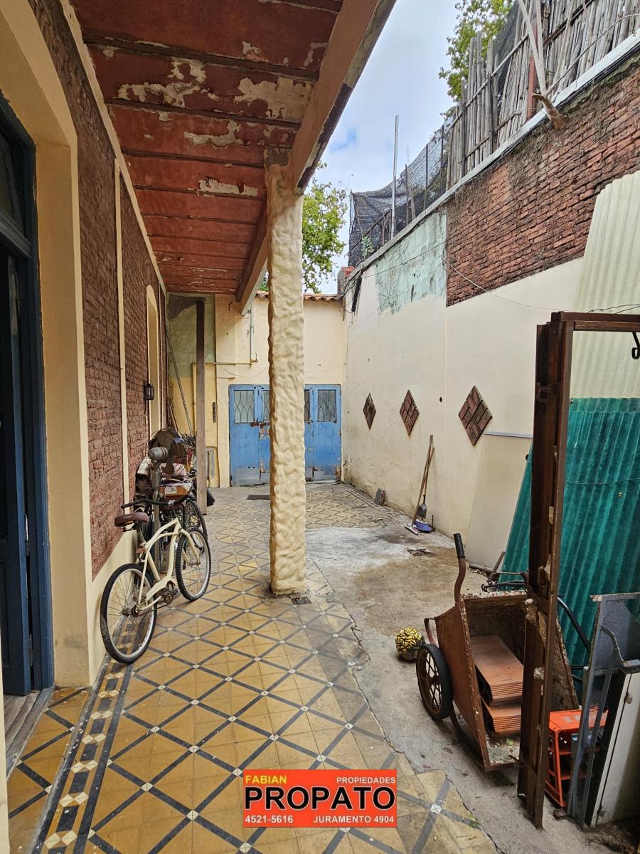 Casa de 6 Ambs con 2 Baños, 2 Cocheras, Jardín y Terraza Sobre Lote Propio! 2