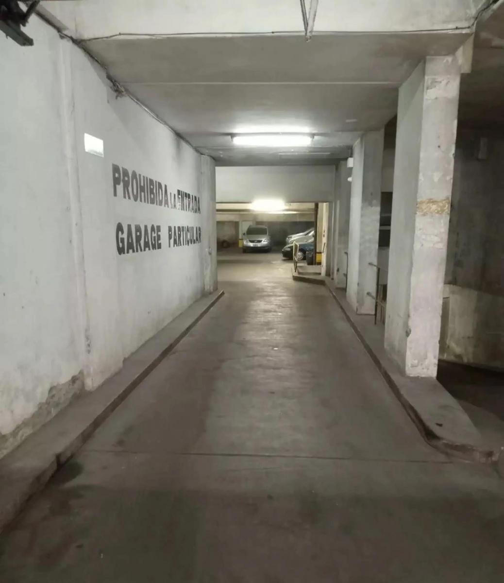 Cochera Fija Cubierta en Planta Baja a m de La Av Cabildo y El Subte D! 4
