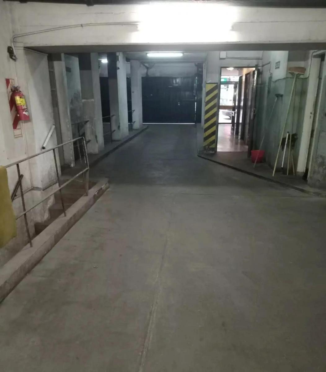 Cochera Fija Cubierta en Planta Baja a m de La Av Cabildo y El Subte D! 1