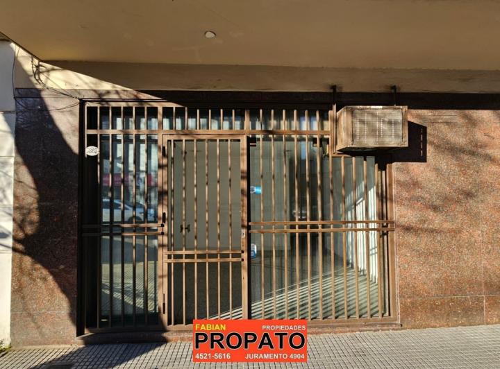Local sobre av nazca de 40 metros y 4 metros de frente, bajas expensas!! 2