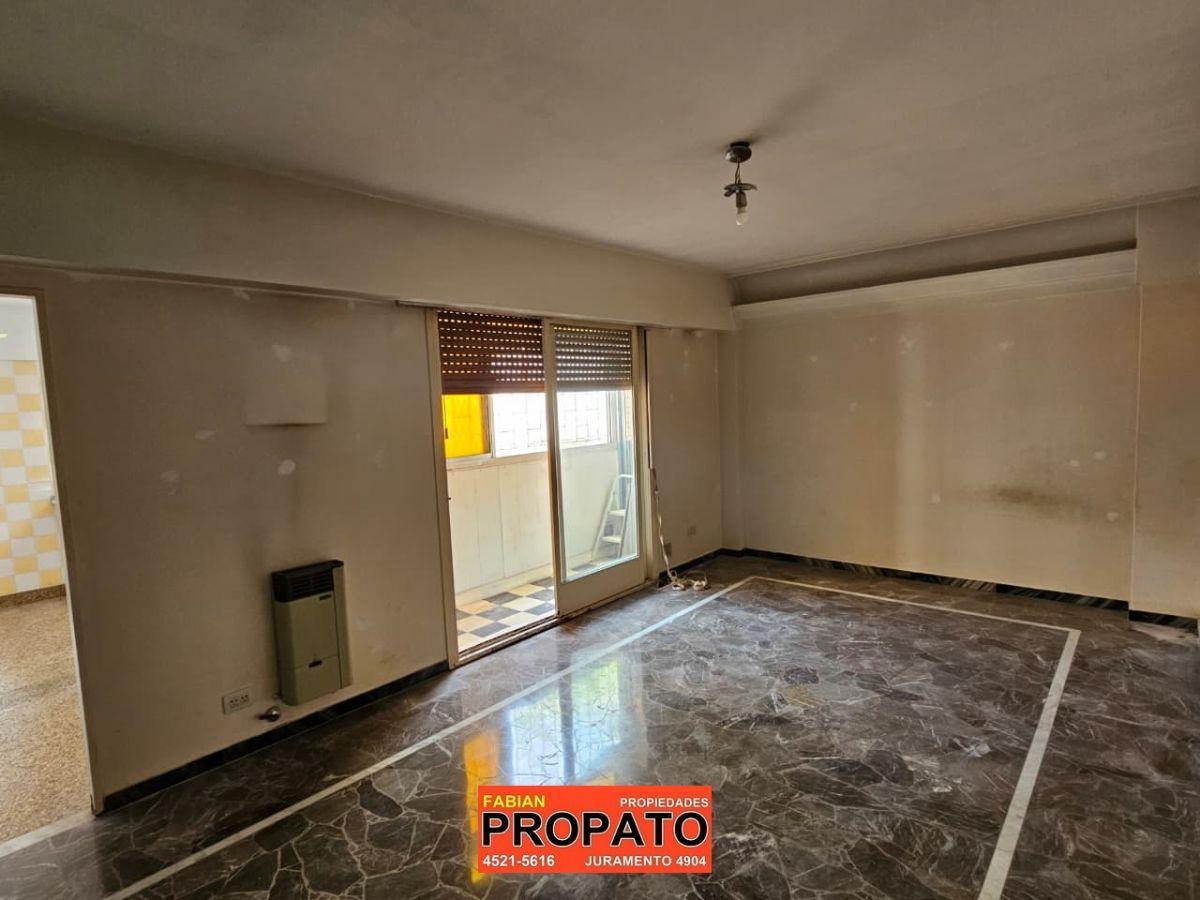 Depto de 3 ambs + baulera en un 2° piso al contrafrente con balcon, 2 baños y cocina comedor diario!