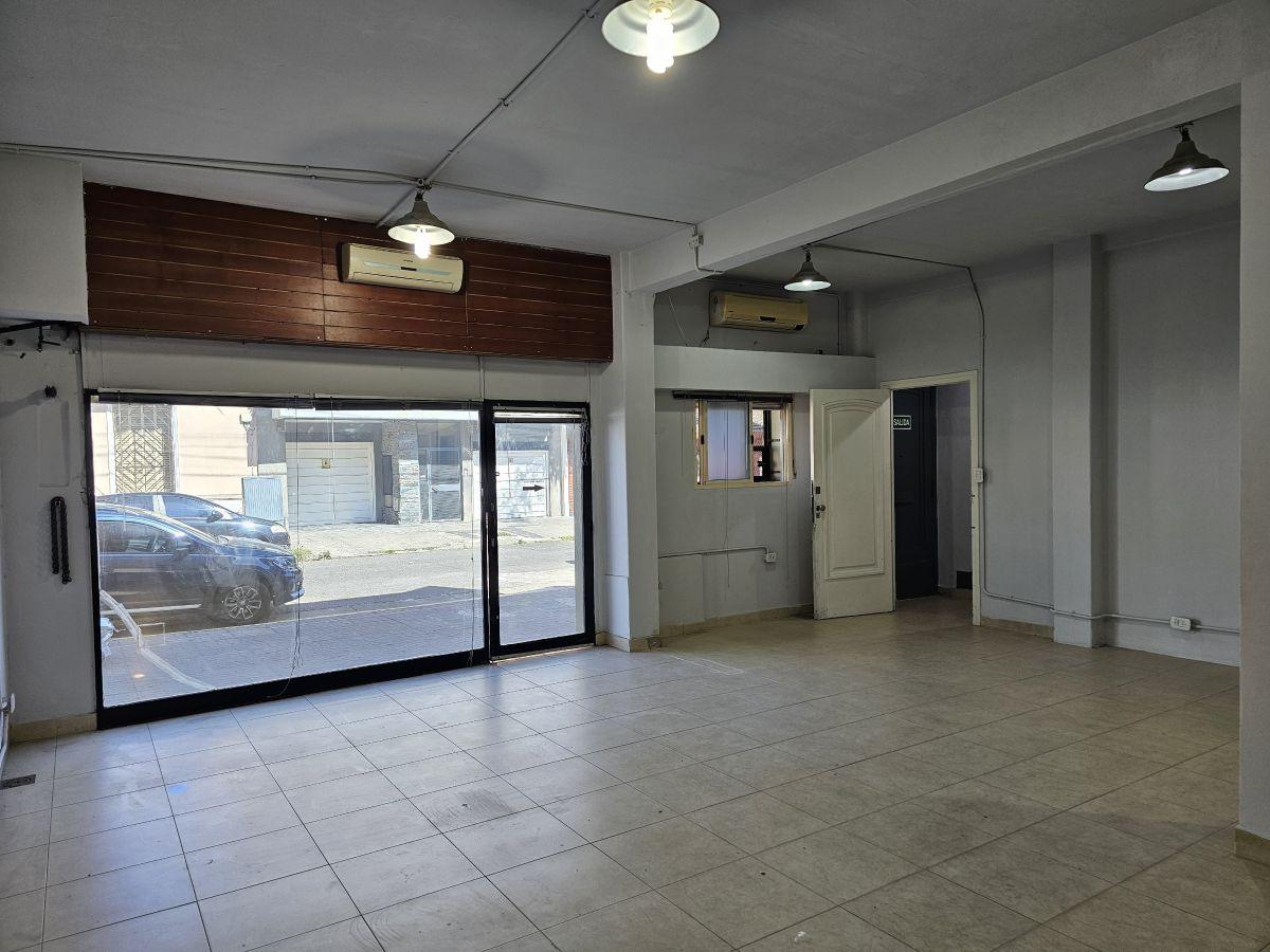 Foto de Casa en 2 plantas sobre lote propio de 8,66 x 20mts, 3 baños, gran, imagen 3