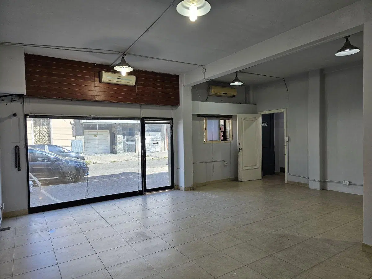 Casa en 2 plantas sobre lote propio de 8,66 x 20mts, 3 baños, gran terraza!! 3