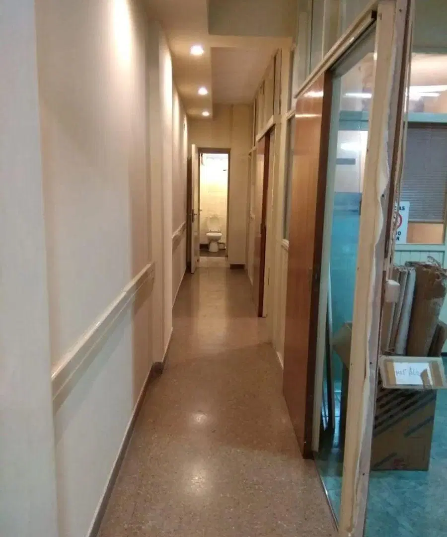 Local a la calle de 130m² y 4.50mts de frente con sótano, cocina y 2 baños en excelente ubicación! 5