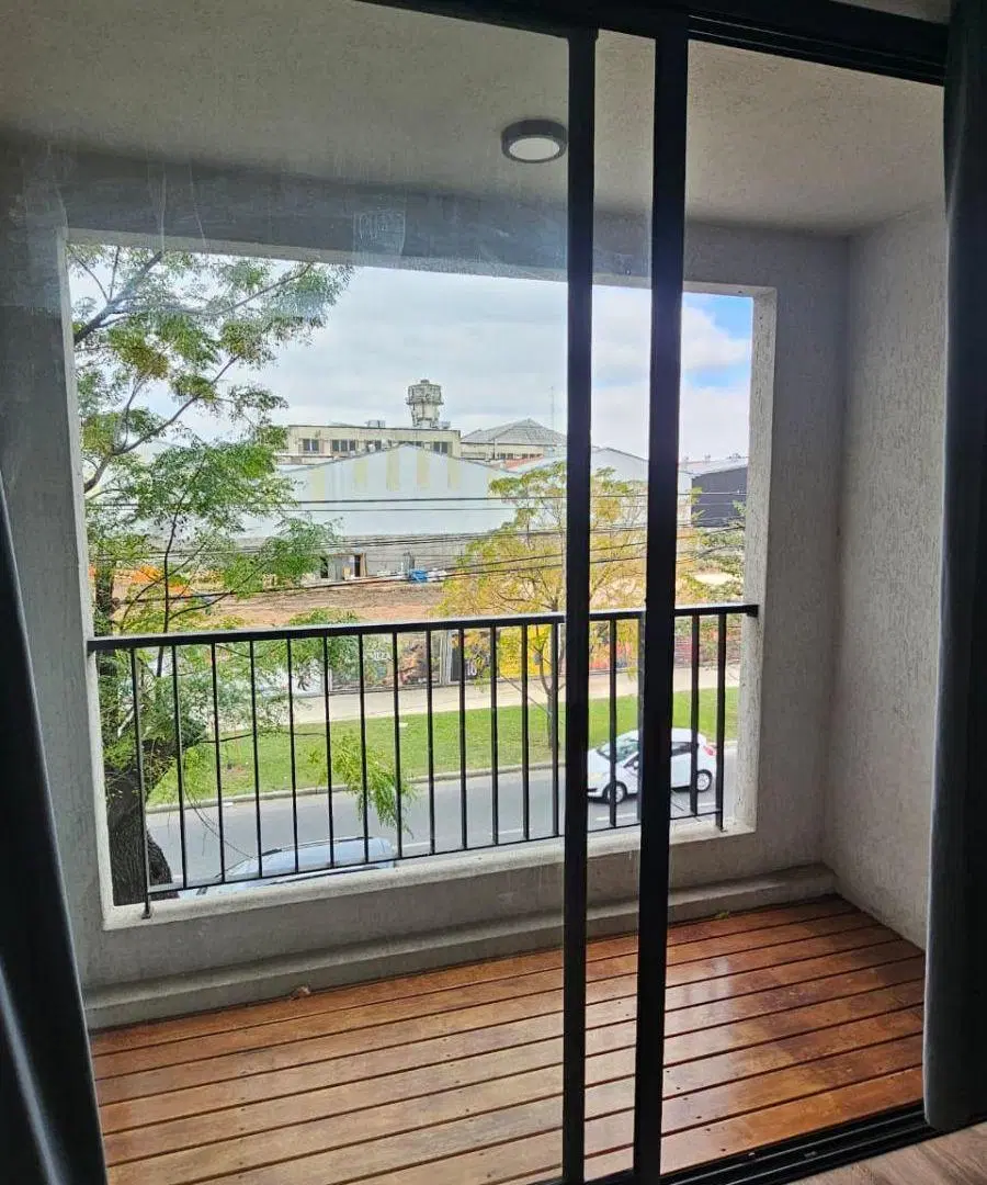 Depto monoambiente moderno al frente con balcon y baño completo! Edificio con SUM y bajas expensas!! 4