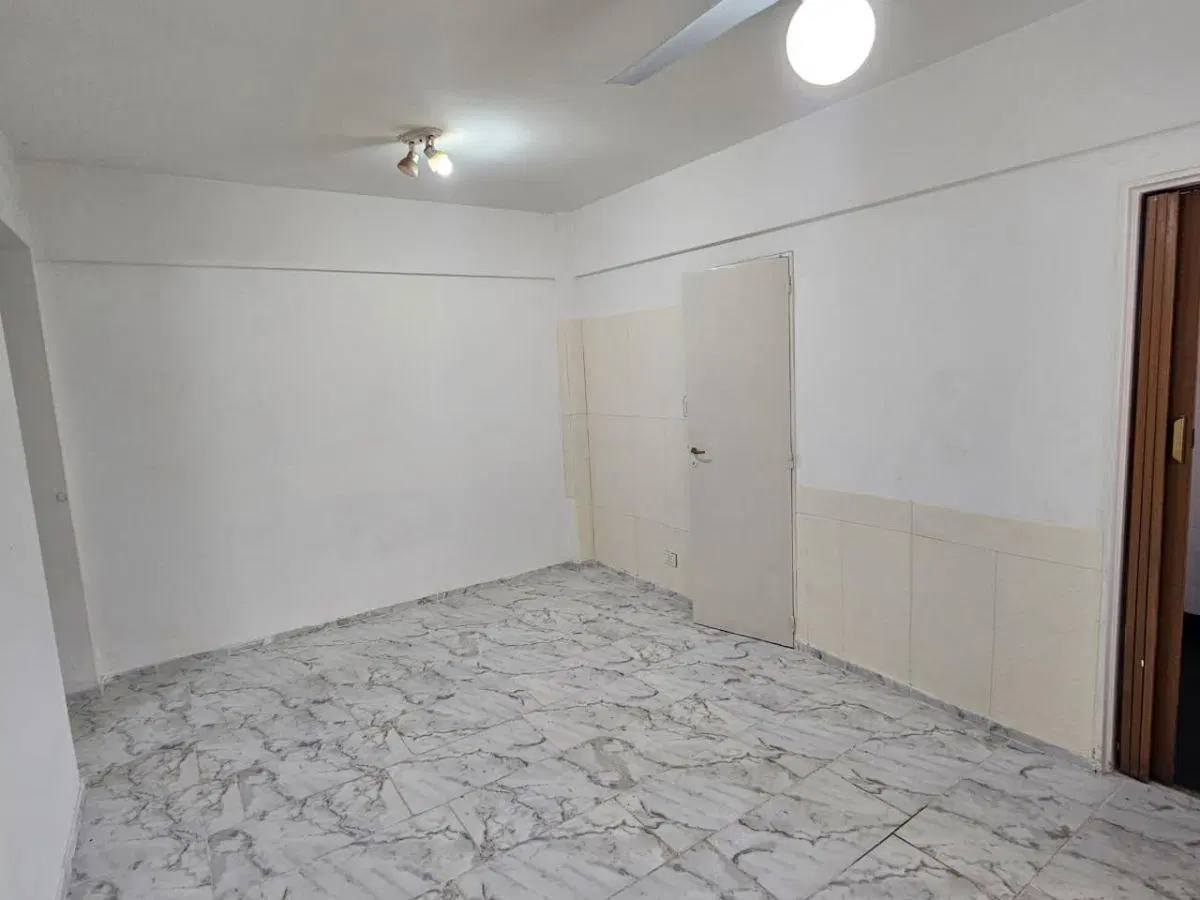 Departamento monoambiente interno luminoso con cocina separada y baño completo! 2